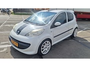 Peugeot 107 - 1.0-12V XR