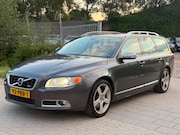 Volvo V70 - 2.0T R-Edition AUTOMAAT AIRCO CRUIS LEDER NAVI PDC
