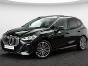 BMW 2-serie Active Tourer - 220i M Sport Automaat / Trekhaak / Panoramadak / Sportstoele
