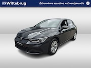 Volkswagen Golf - 1.0 eTSI Life Trekhaak / App-Connect / Stoelverwarming / Par