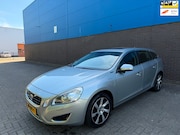 Volvo V60 - 2.4 D6 AWD Plug-In Hybrid Pure Limited | ACC | Panoramadak |