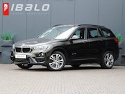 BMW X1 - sDrive20i SportLine | Trekhaak | NL-auto |
