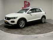 Volkswagen T-Roc - 1.0 TSI Style, 17 inch, Clima, Cruise, Navi, Parkeersensoren