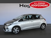 Toyota Yaris - 1.5 Hybrid Clima Cruise control Navigatie Camera Lichtmetaal
