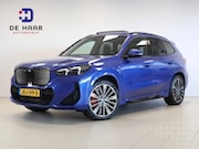 BMW iX1 - xDrive30 67 kWh M Sport Pro - Pano - Trekhaak - Head-Up