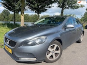 Volvo V40 - 2.0 D2 Momentum | Clima | Cruise | Navi | Trekhaak | APK apr