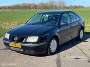 Volkswagen Bora - 1.6-16V Trendline