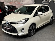 Toyota Yaris - 1.5 Hybrid Dynamic Bi-Tone Cruise , Stoel verw, Navigatie &