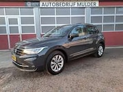 Volkswagen Tiguan - 1.5 TSI 150 Pk Life Business Dsg-7 Ecc Pdc Apple c