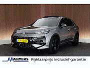 Volkswagen T-Roc - 1.5 eTsi 150pk R-Line First Edition Black Style Trekhaak Cam