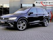 Volkswagen Tiguan - 1.5 TSI DSG R-Line /Panodak / Trekhaak wegklb./ Navi / App-c