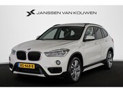 BMW X1 - sDrive18i Executive Sport Line Panoramadak Trekhaak Groot Na