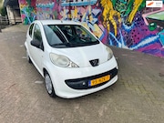 Peugeot 107 - 1.0-12V XR 5 deuren stereo rijd heerlijk basic uitvoering 18