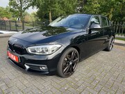 BMW 1-serie - 118i | 136PK | Black edition | Advantage | Trekhaak | PDC | 
