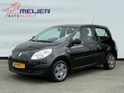 Renault Twingo - 1.2 Authentique Airco | Trekhaak | AllSeason | Centraal + AB