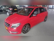 Mercedes-Benz B-klasse - 180 122 PK automaat Night Pakket zwarte hemel