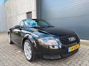 Audi TT - Roadster 1.8 5V Turbo CLIMA LEDER APK