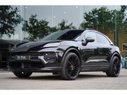 Porsche Macan - 4 100 kWh / NL-Auto / Luchtvering / Bose / 22 Inch