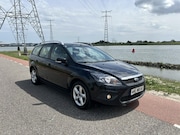 Ford Focus - 1.6 nwe koppeling/d-riem/banden keurige auto