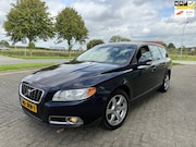 Volvo V70 - 2.4D Limited Edition NAP/LEER/CLIMA/APK/NAVI