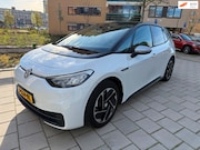 Volkswagen ID.3 - First | 58 kWh | Trekhaak | SOH 91% | Stoel en Stuurverwarmi
