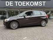 BMW 2-serie - 216 D Automaat Afn. Trekhaak Navigatie Cruise Airc