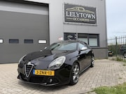 Alfa Romeo Giulietta - 1.4 T Distinctive | Cruise | PDC | Leer