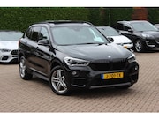 BMW X1 - sDrive18i High Executive / Panoramadak / Leder / Head-up / P