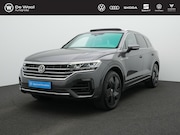 Volkswagen Touareg - 3.0 TSI 340 pk tiptronic R-Line | Panoramadak | Trekhaak | L