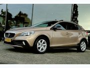 Volvo V40 Cross Country - 1.6 D2 KINETIC | APPLE CARPLAY | XENON | CRUISE | TREKHAAK |