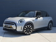 MINI Cooper - Mini 1.5 136 PK Camden Plus Edition Automaat / Camera / Navi