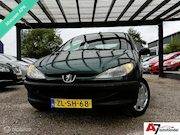 Peugeot 206 - 1.4 XT Nieuwe APK //Automaat