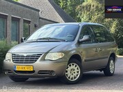 Chrysler Voyager - 2.4i SE Luxe/NAP/APK/7PERSOONS/TREKHAAK/DO