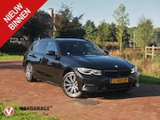 BMW 3-serie - Touring 318i Business Edition Plus | Trekhaak | Camera  | LE