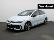 Volkswagen Golf - 1.5 eHybrid GTE 272 PK | Panoramadak | Trekhaak | 18 Inch Ca
