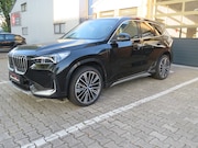 BMW iX1 - xDrive 30 Launch Edition 320 pk M style / 20 inch. velgen /