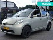 Daihatsu Sirion - 1.3-16V COMFORT KEURIGE STAAT ALL-SAESON BANDEN