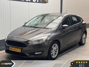 Ford Focus - 1.0 Lease Edition DB riem wordt vervangen