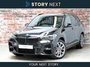 BMW X1 - sDrive20i High Executive M Sport Pakket Automaat / Navigatie