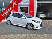 Toyota Yaris - 1.5 Hybrid Active met parelmoer metallic