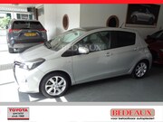 Toyota Yaris - 1.5 Full Hybrid 100pk 5D Aut Dynamic panoramadak , rijklaarp
