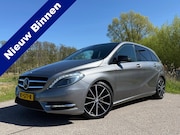 Mercedes-Benz B-klasse - 180 Prestige / Panoramadak / H-Leder / 18" Velgen / Stoelver