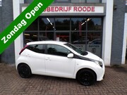 Toyota Aygo - 1.0 VVT-i x-play AIRCO, LED, CAMERA, !!! ''ZONDAG OPEN''