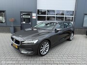 Volvo V60 - 2.0 T4 Momentum Pro / Panoramadak / Pilot Assist