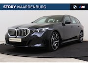 BMW i5 - eDrive40 M Sport / Trekhaak / Panoramadak / Adaptieve LED /