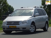 Kia Carnival - 2.9 CRDi VGT LX NAP/NAVI/AIRCO/CRUISE/PDC/APK