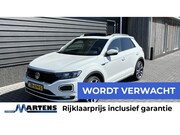 Volkswagen T-Roc - 1.5 TSI 150pk DSG Sport Business R-Line Panoramadak Trekhaak