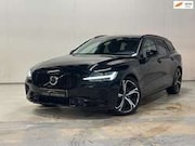 Volvo V60 - 2.0 T6 Plug-in hybrid AWD Plus Dark | NAP | BLACK