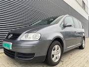 Volkswagen Touran - 1.6-16V FSI Optive I