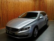 Volvo V60 - 2.4 D5 AWD TWIN ENGINE MOMENTUM AUTOMAAT